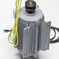 怎樣實(shí)現(xiàn)單相交流電機(jī)的正反轉(zhuǎn)？